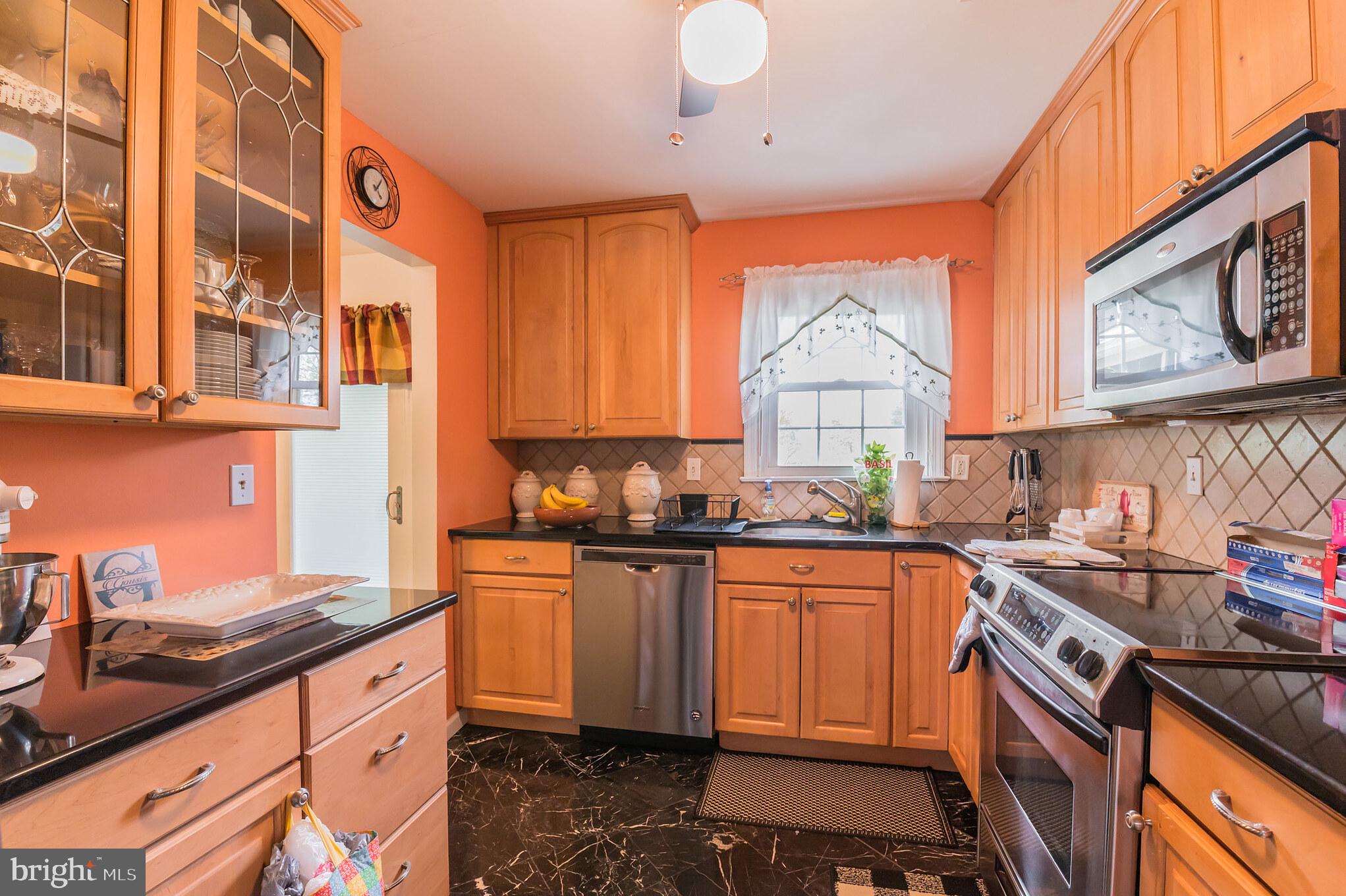 46 Laubert Road Conshohocken, PA 19428 - Photo 7 of 30 Lots of cabinets