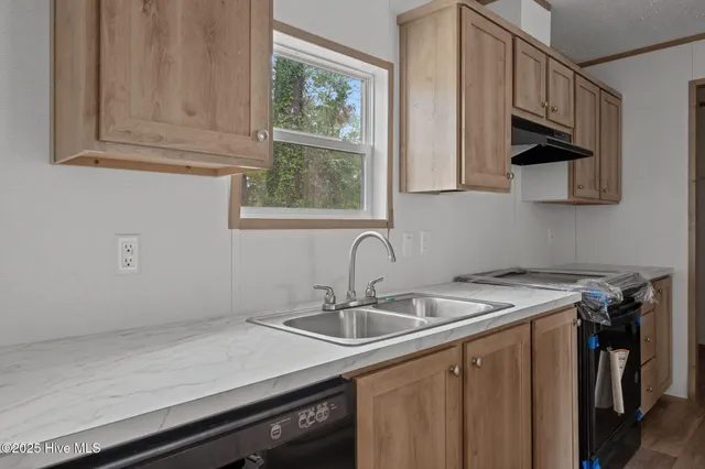 $239,900 | 106 Lynnwayne Circle, Havelock, NC 28532