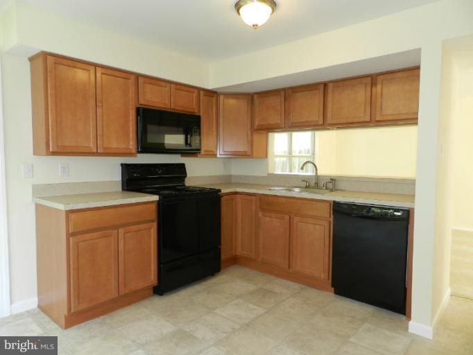 121 Laburnum Road Edgewood, MD 21040 - Photo 15 of 29 Kitchen