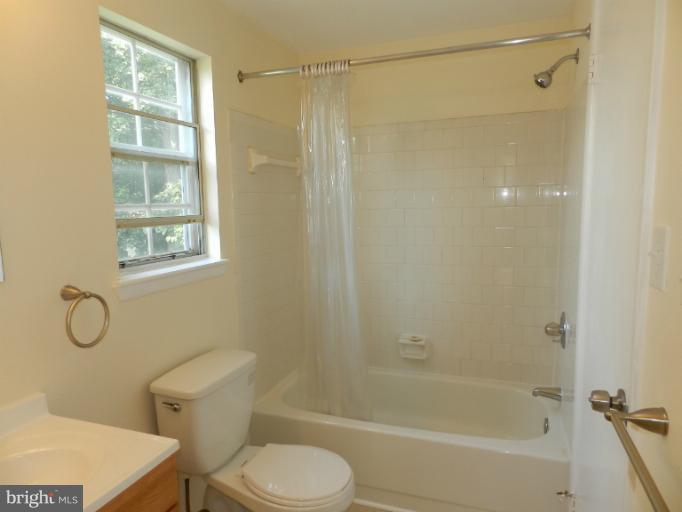 121 Laburnum Road Edgewood, MD 21040 - Photo 26 of 29 Bath