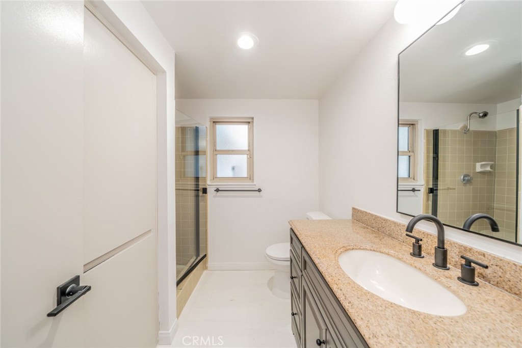 1270 Rosalind Avenue Rialto, CA 92376 - Photo 26 of 59