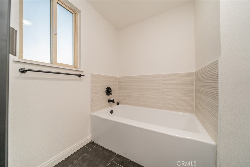 1270 Rosalind Avenue Rialto, CA 92376 - Photo 35 of 59