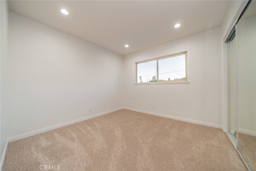 1270 Rosalind Avenue Rialto, CA 92376 - Photo 38 of 59