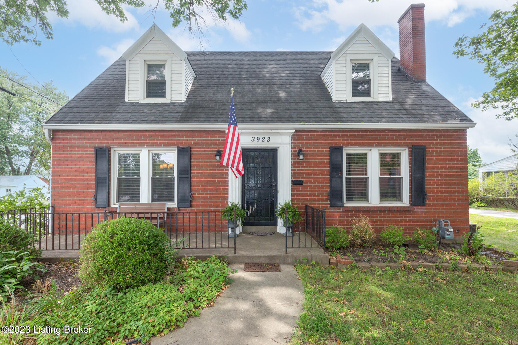 3923 Poplar Level Road Louisville, KY 40213 - Photo 2 of 40 Front