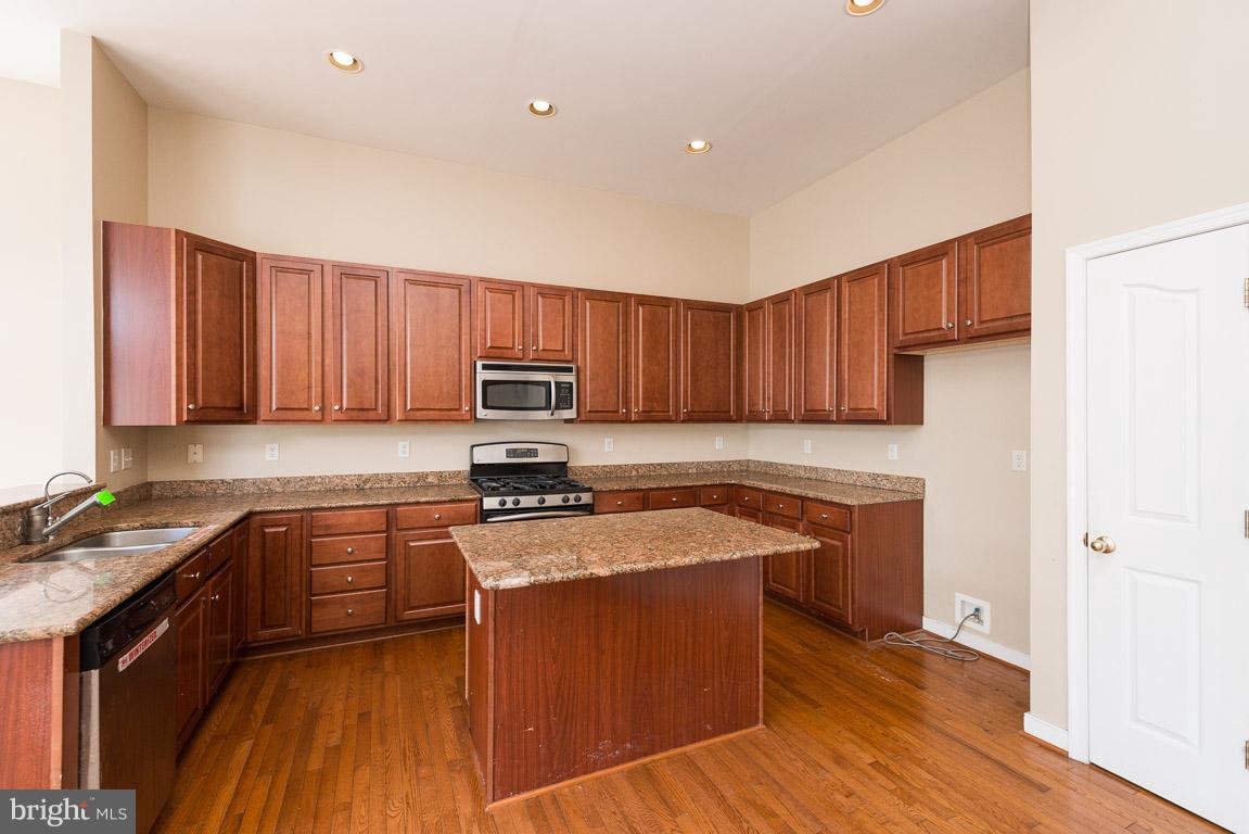 8031 High Castle Road Ellicott City, MD 21043 - Photo 7 of 23 Kitchen