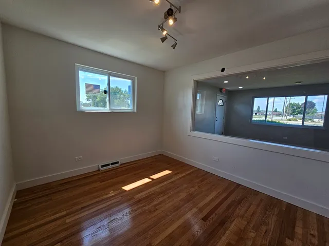 $194,500 | 1475 Sibley Boulevard, Calumet City, IL 60409