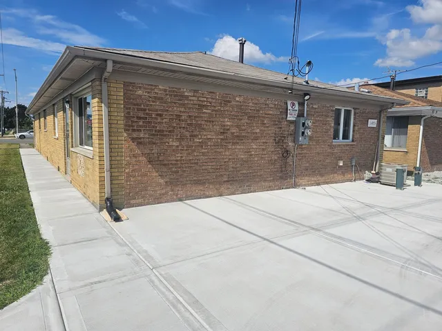 $194,500 | 1475 Sibley Boulevard, Calumet City, IL 60409