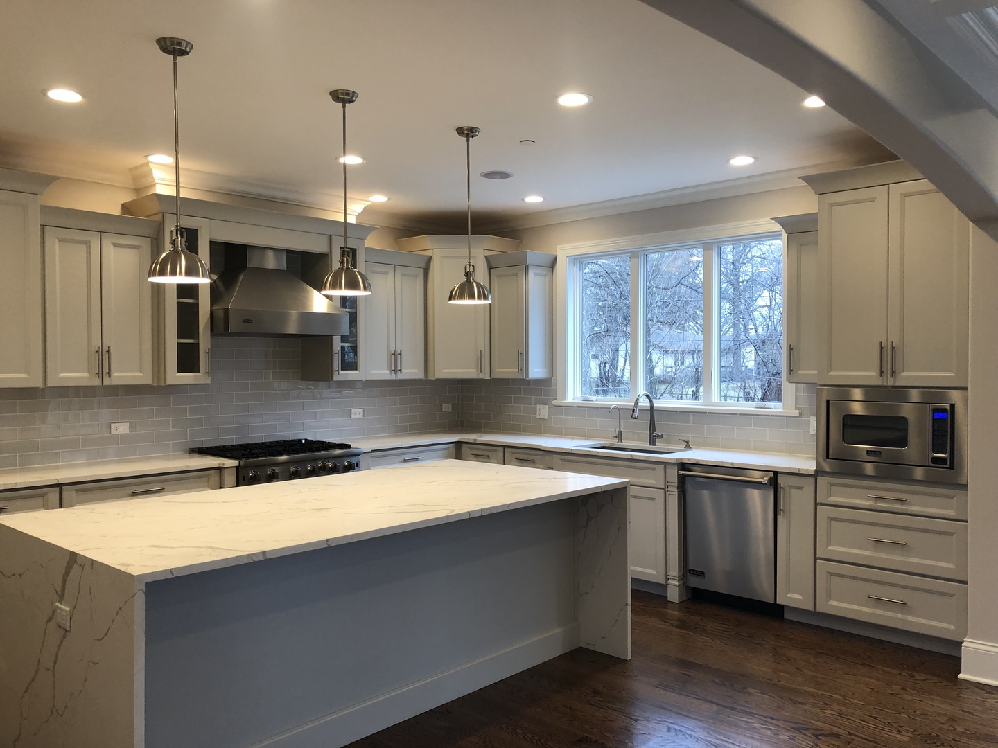 1023 Dell Road Northbrook, IL 60062 - Photo 9 of 25