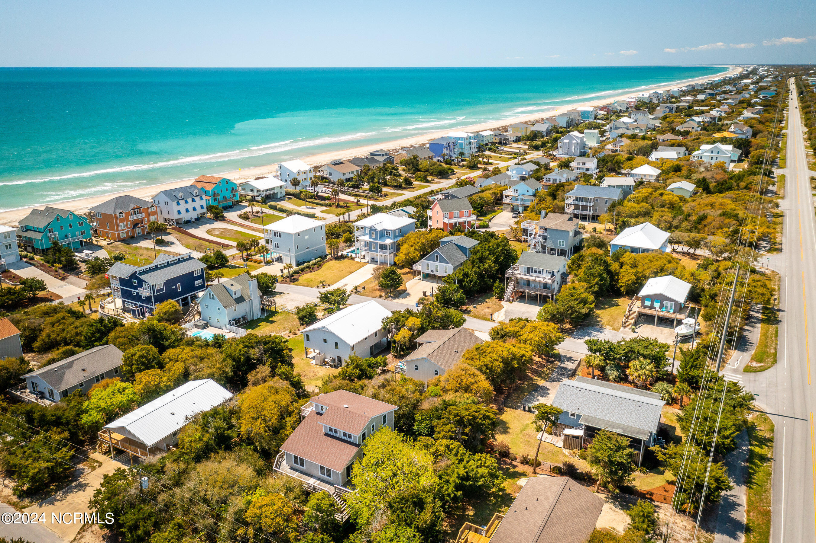 106 Robin Street Emerald Isle, NC 28594 - Photo 32 of 46 20240403 MLS A_Harris 106 Robin St Emera