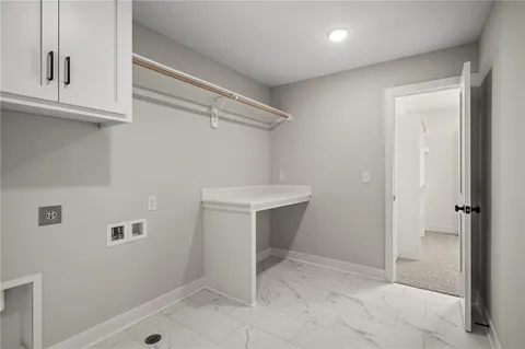 $658,500 | 25010 West 142nd Street, Olathe, KS 66061