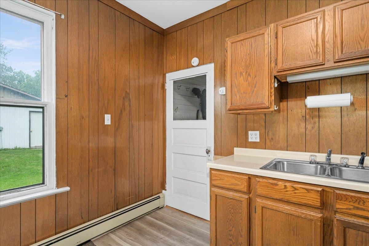 415 10th Avenue Two Harbors, MN 55616 - Photo 11 of 40