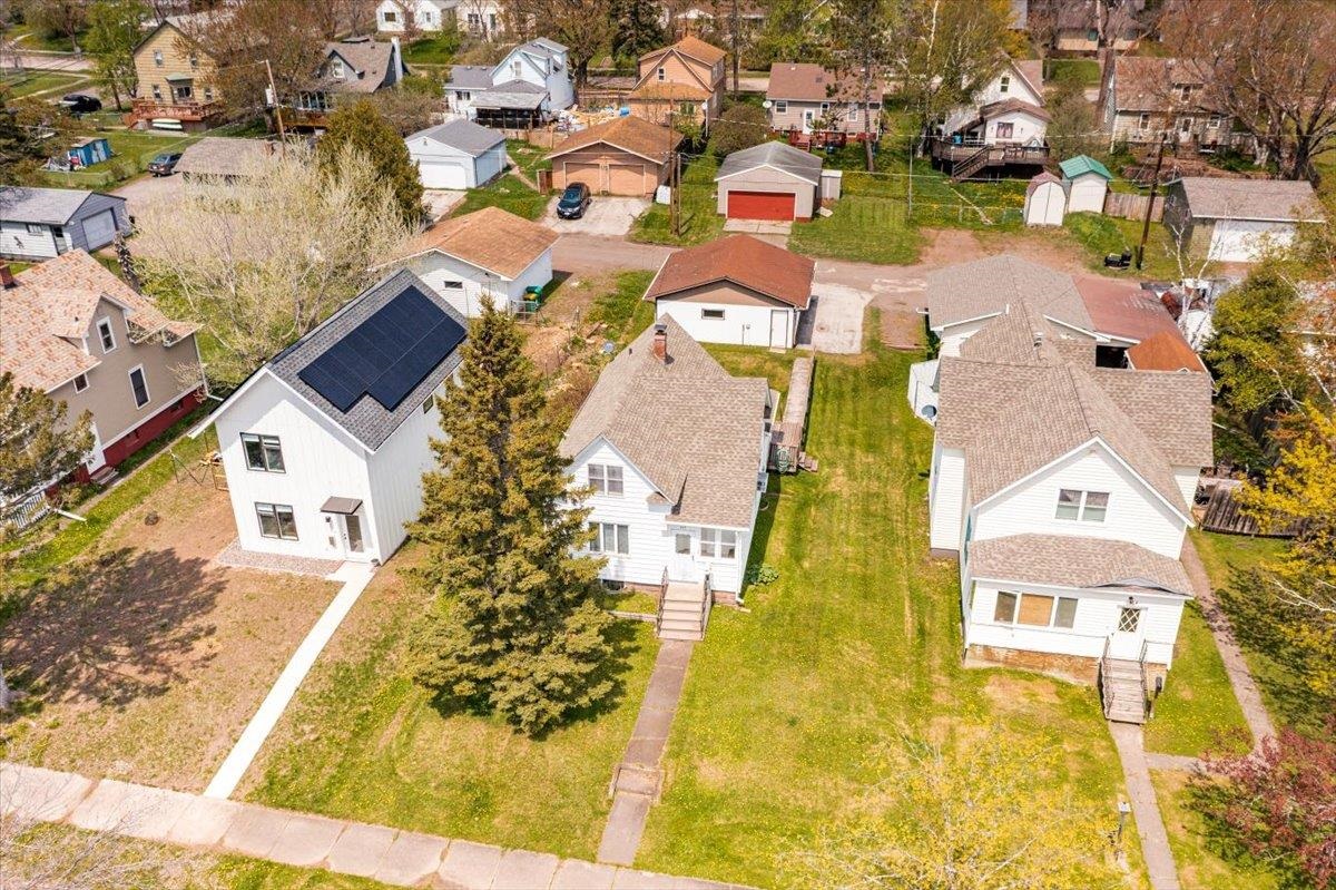 415 10th Avenue Two Harbors, MN 55616 - Photo 2 of 40