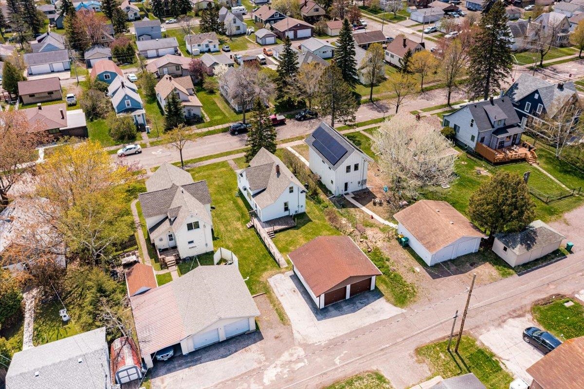 415 10th Avenue Two Harbors, MN 55616 - Photo 31 of 40