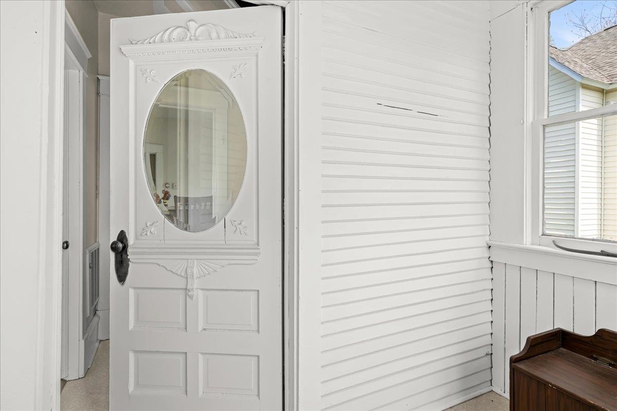 415 10th Avenue Two Harbors, MN 55616 - Photo 7 of 40