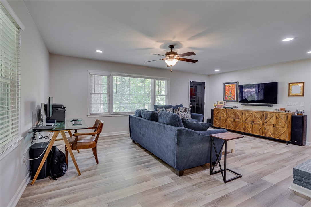 4030 Creekside Drive Seneca, SC 29672 - Photo 8 of 35
