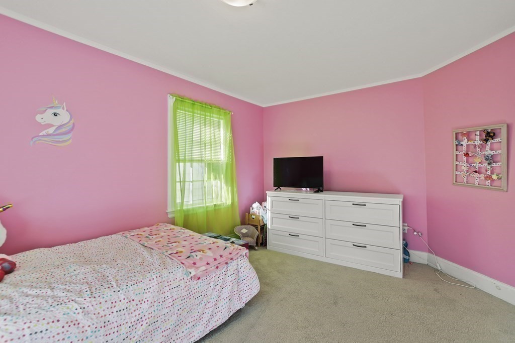 75 Edwin Road Waltham, MA 02453 - Photo 19 of 38 Gallery Image 19