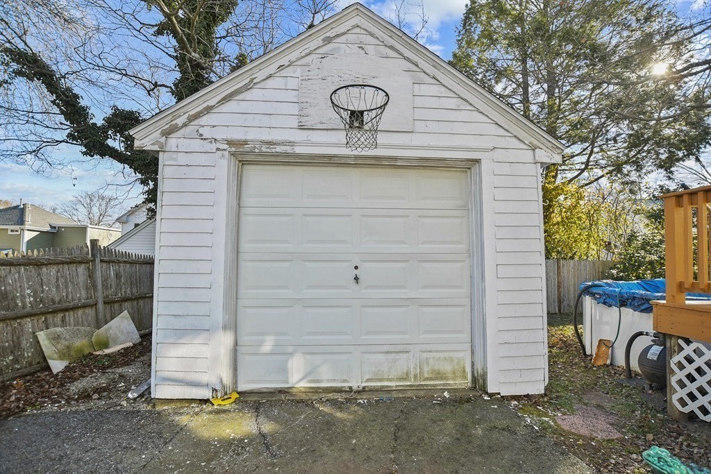 75 Edwin Road Waltham, MA 02453 - Photo 36 of 38 Gallery Image 36