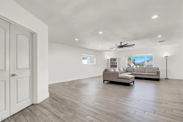 $4,000 | 1600 Eaton Drive, Las Vegas, NV 89102