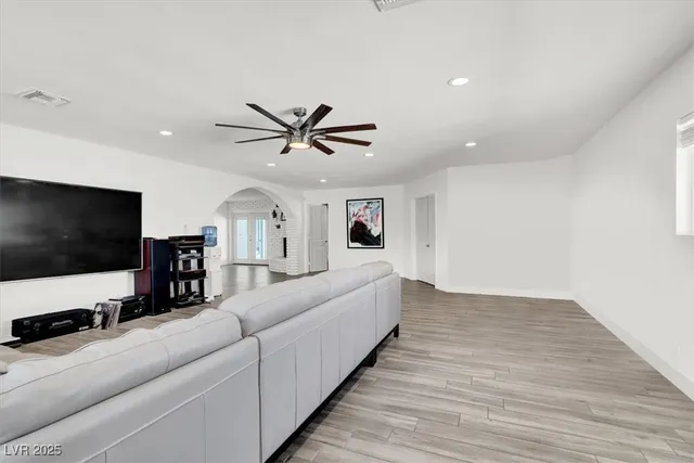 $4,000 | 1600 Eaton Drive, Las Vegas, NV 89102