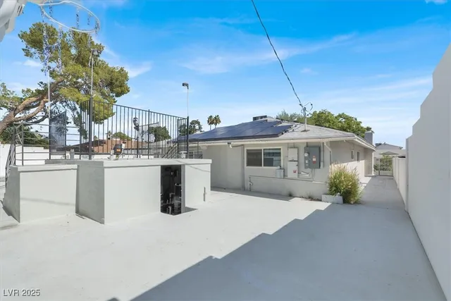 $4,000 | 1600 Eaton Drive, Las Vegas, NV 89102