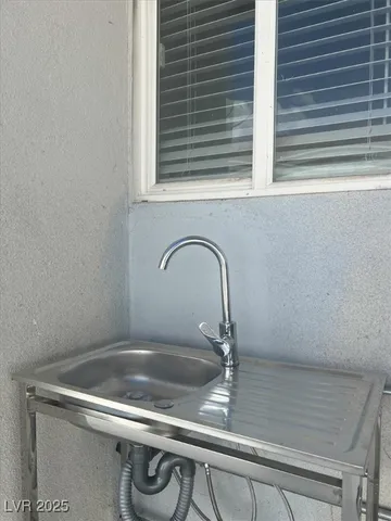 $4,000 | 1600 Eaton Drive, Las Vegas, NV 89102