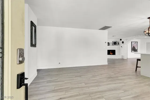 $4,000 | 1600 Eaton Drive, Las Vegas, NV 89102