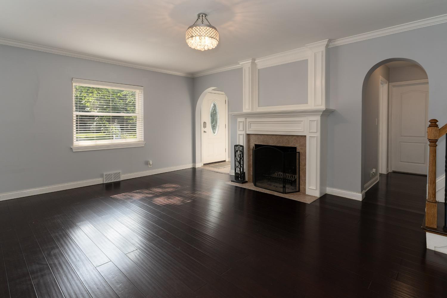 1236 Anderson Ferry Road Cincinnati, OH 45238 - Photo 2 of 30