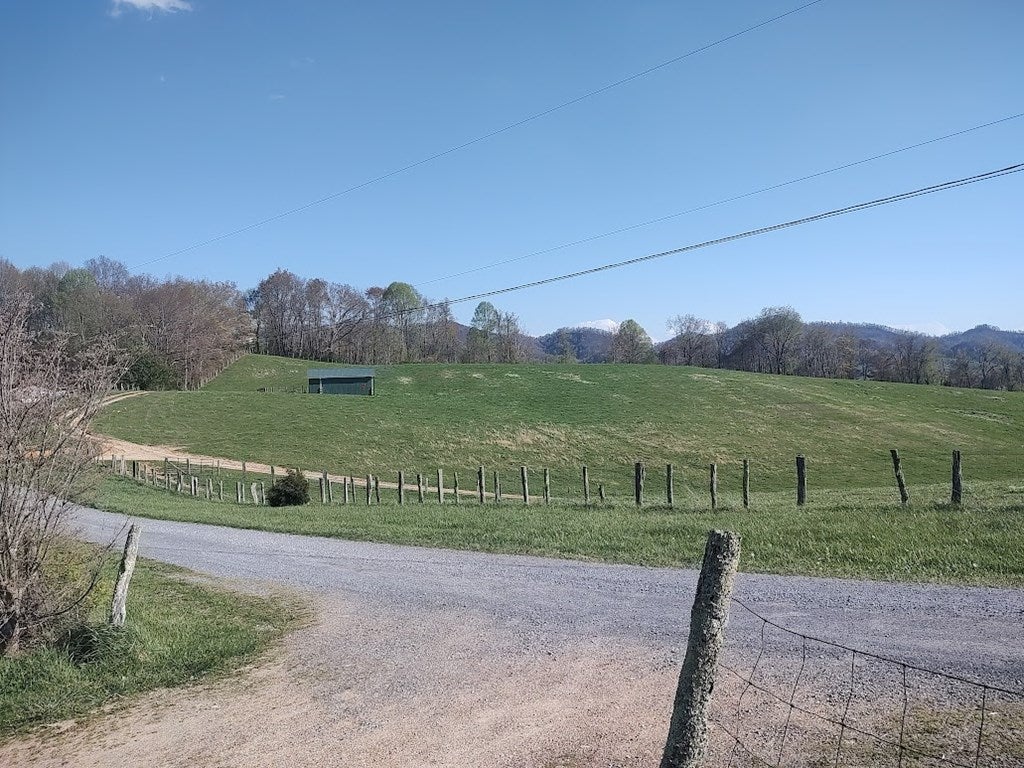 203 Saddleback Road Saltville, VA 24370 - Photo 22 of 28 Gallery Image 22