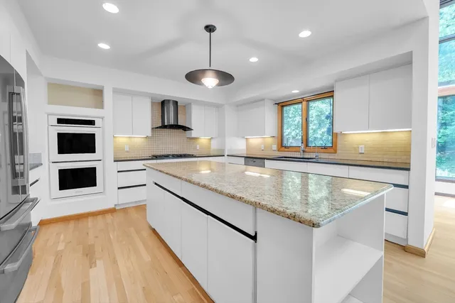 $948,000 | 9 Stony Brook Road, Westford, MA 01886