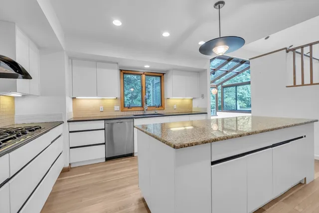 $948,000 | 9 Stony Brook Road, Westford, MA 01886