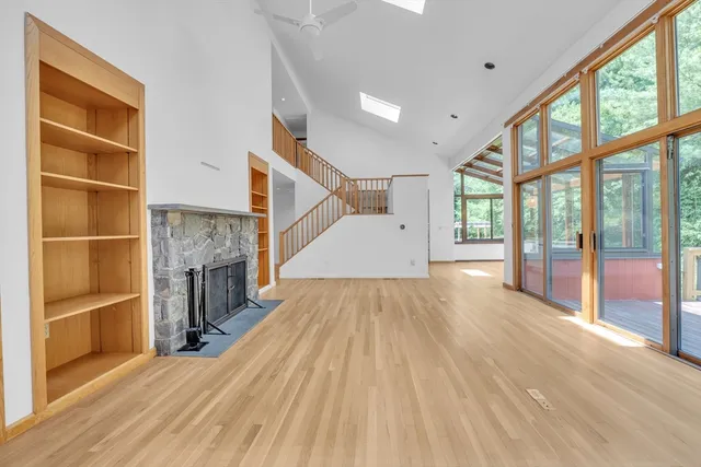 $948,000 | 9 Stony Brook Road, Westford, MA 01886