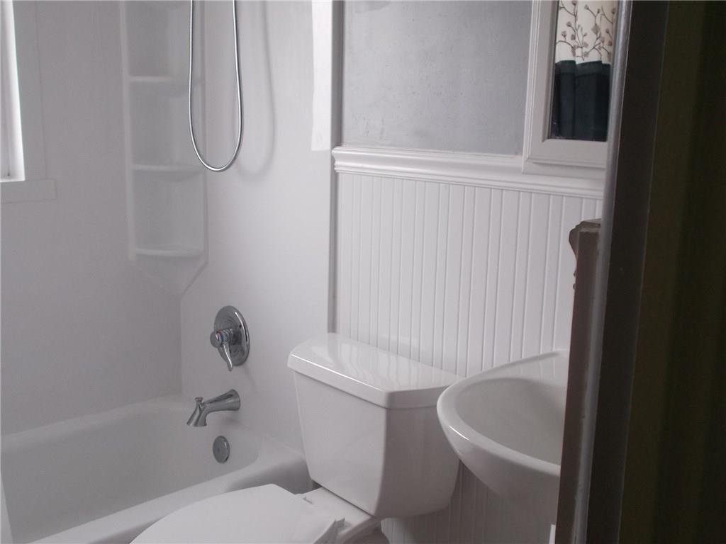 132 Starling Drive McKees Rocks, PA 15136 - Photo 18 of 25 Additional view of the first floor full bathroom