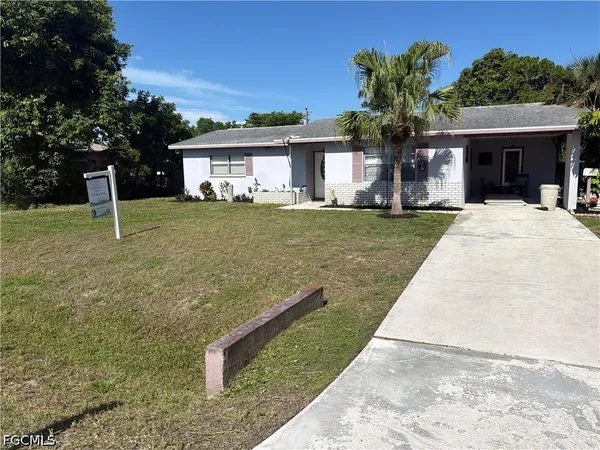 $210,000 | 17 Illinois Road, Lehigh Acres, FL 33936