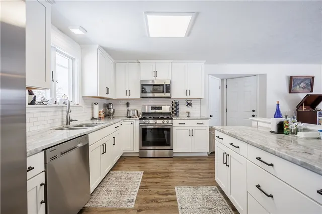 $279,900 | 7497 Lake Avenue, Williamson, NY 14589