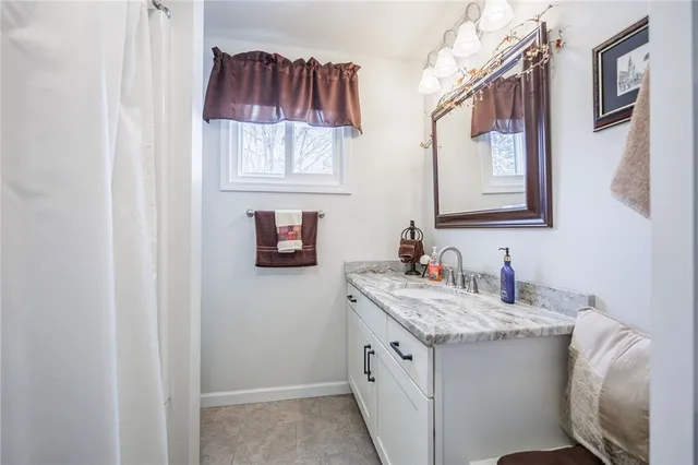 $279,900 | 7497 Lake Avenue, Williamson, NY 14589