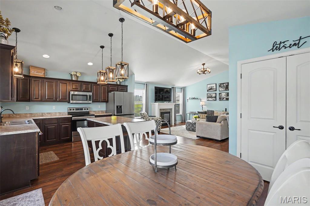 501 Micah's Way Columbia, IL 62236 - Photo 10 of 42