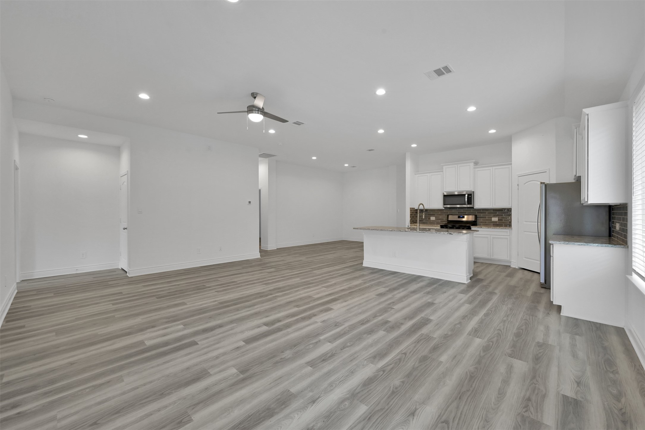 1610 Little Rabbit Court Montgomery, TX 77316 - Photo 12 of 38 Gallery Image 12