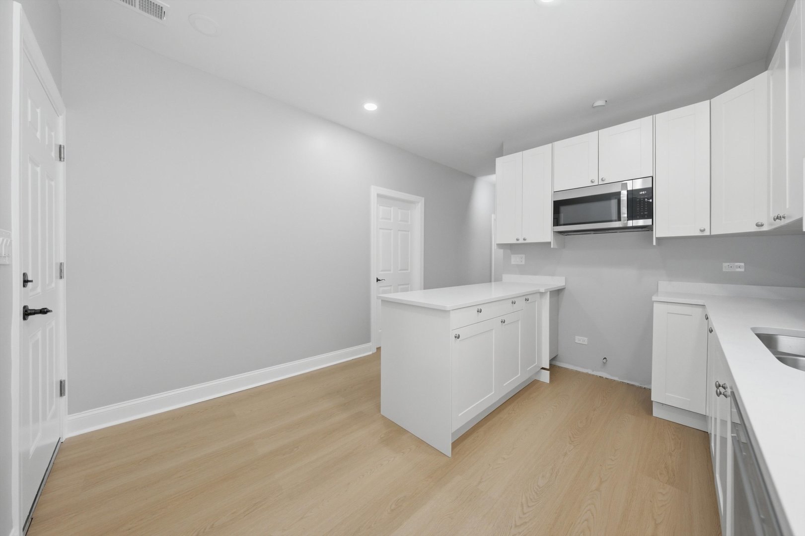 1504 Grove Avenue Berwyn, IL 60402 - Photo 11 of 55