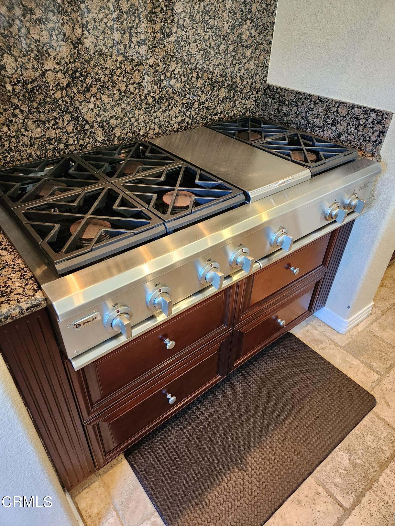 1915 Maya Pradera Lane Moorpark, CA 93021 - Photo 23 of 39 a close up of a stove