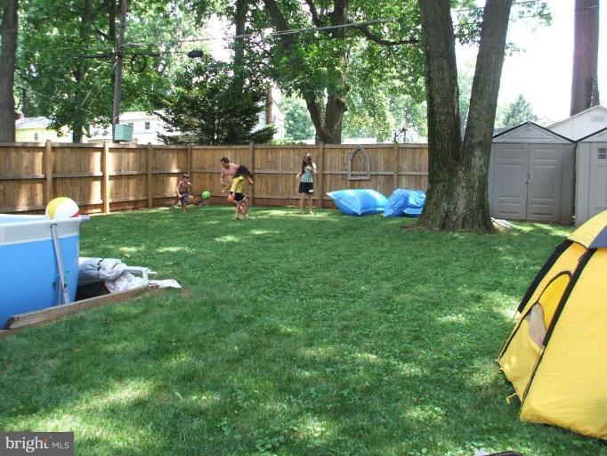 701 Carysbrook Road Pikesville, MD 21208 - Photo 22 of 24 Back yard
