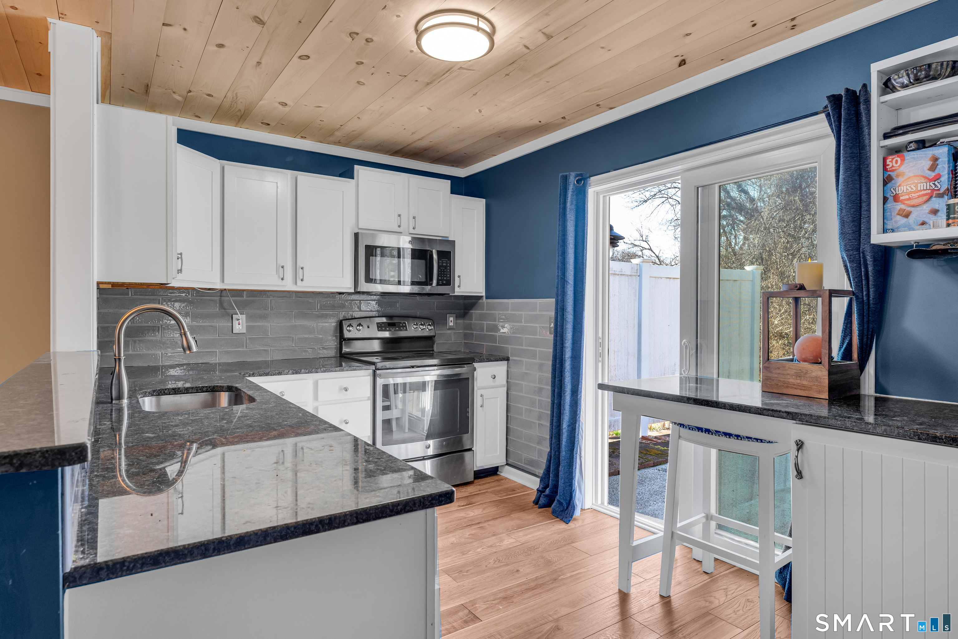 2 Plymouth Court, Unit 2 Clinton, CT 06413 - Photo 3 of 26