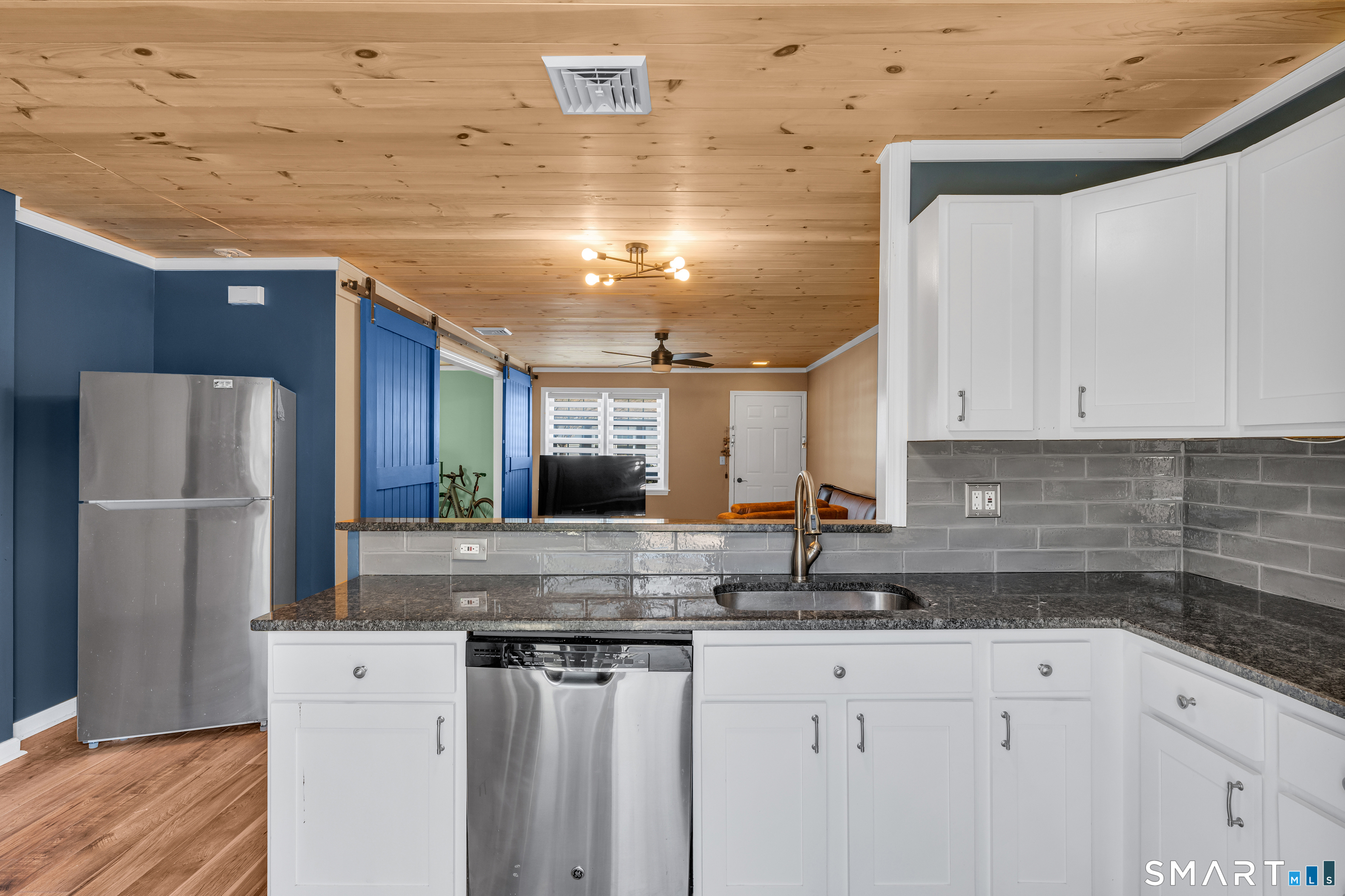 2 Plymouth Court, Unit 2 Clinton, CT 06413 - Photo 4 of 26