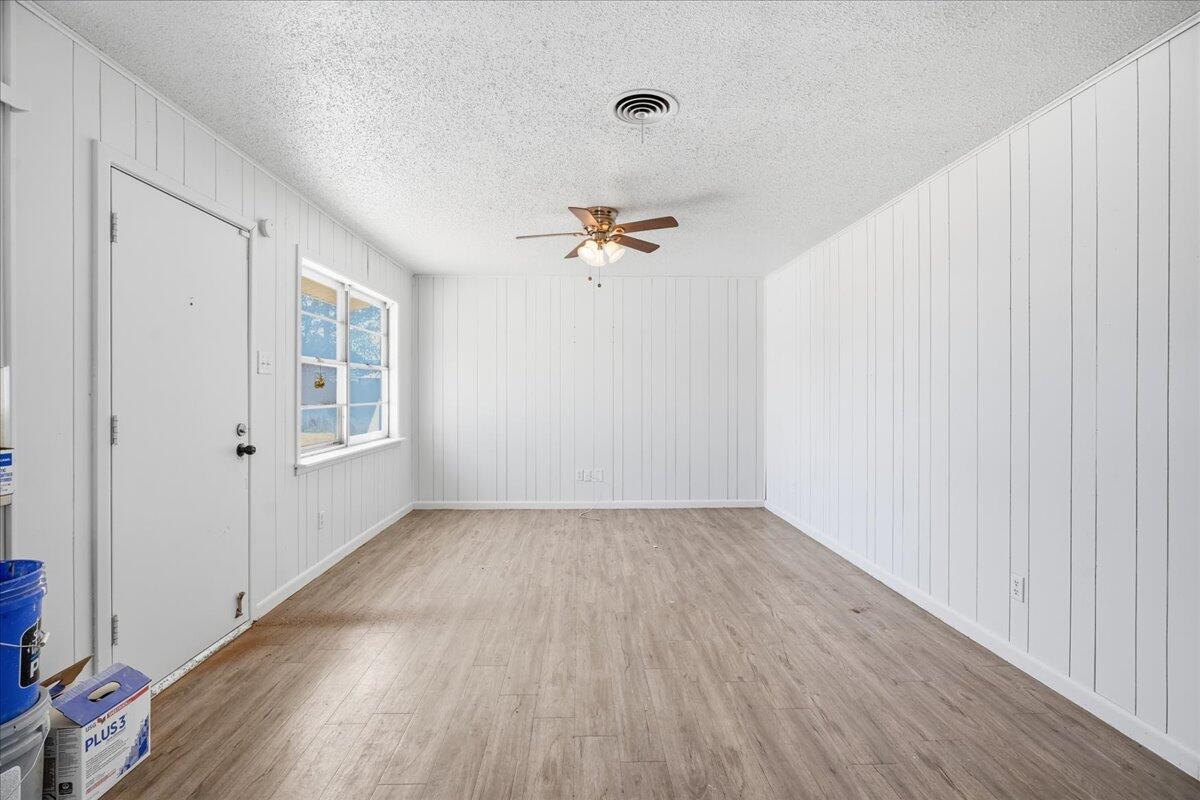 4615 46th Street Lubbock, TX 79414 - Photo 4 of 16 04-nmdd-3