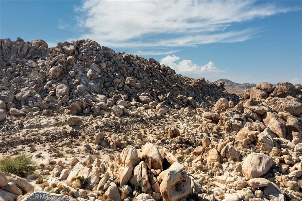 66075 Foothill Drive Joshua Tree, CA 92252 - Photo 51 of 53 a view of a city