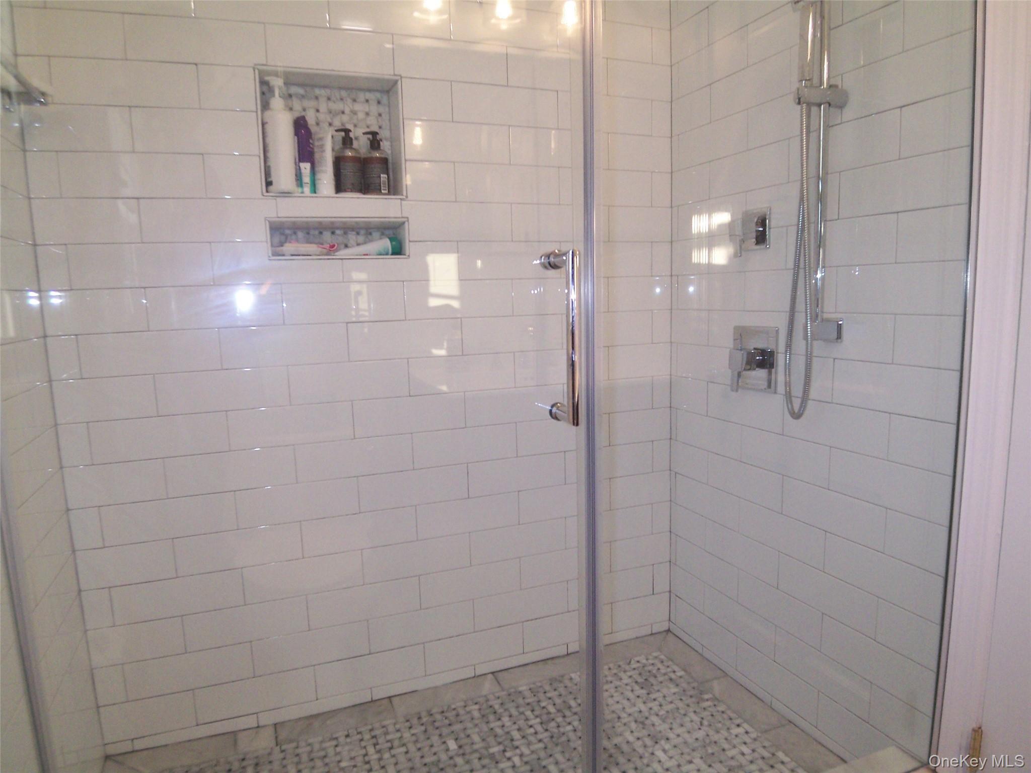 40 Harding Parkway Mount Vernon, NY 10552 - Photo 34 of 35 Primary Bathroom with a stall shower