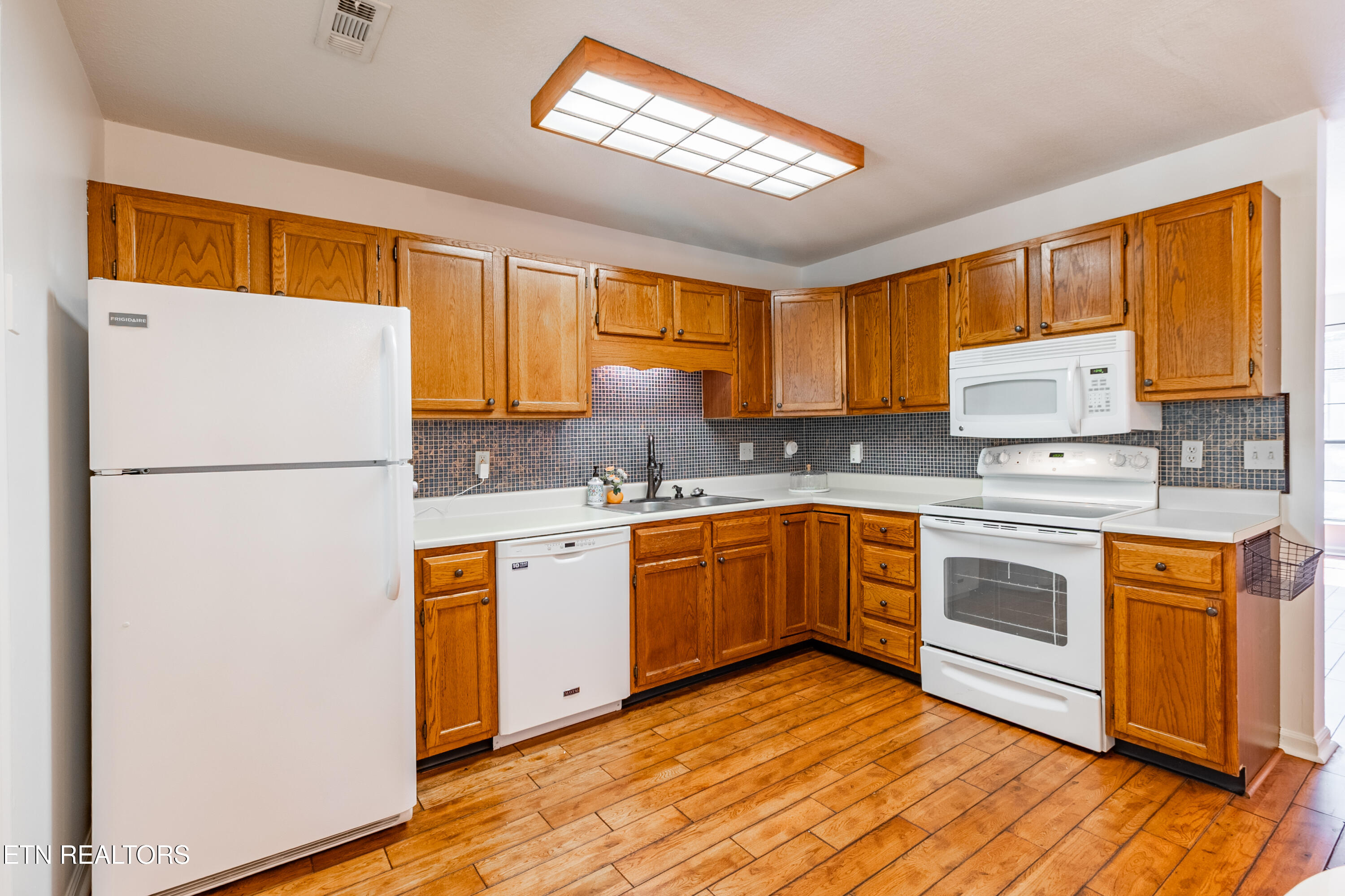 437 South Gallaher View Road Knoxville, TN 37919 - Photo 5 of 20 _D5A9354-HDR