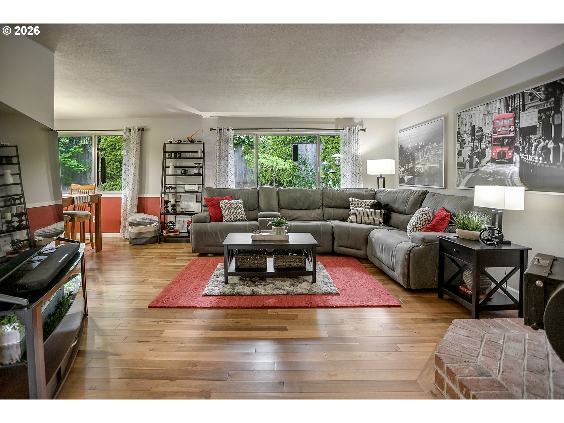 7165 Southwest Sorrento Road Beaverton, OR 97008 - Photo 7 of 48 Living Room