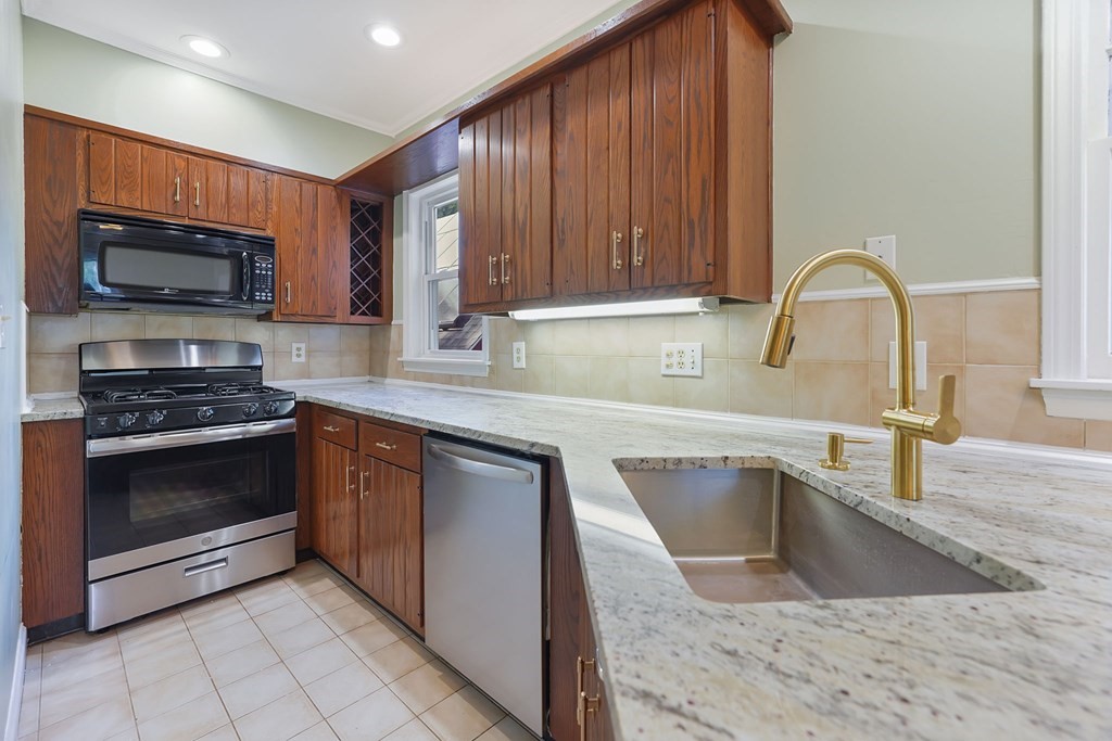 86 Lincoln Road Longmeadow, MA 01106 - Photo 6 of 42