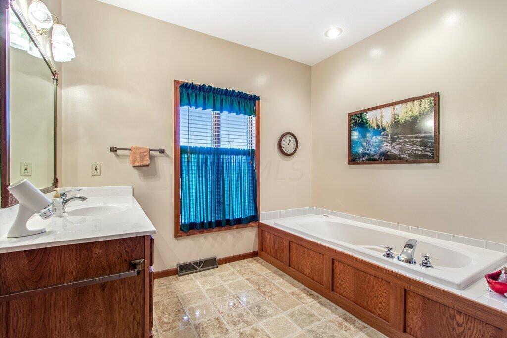 4168 Clark-Shaw Road Powell, OH 43065 - Photo 13 of 25 4168 Clark-Shaw Road-21.jpg-SMALL
