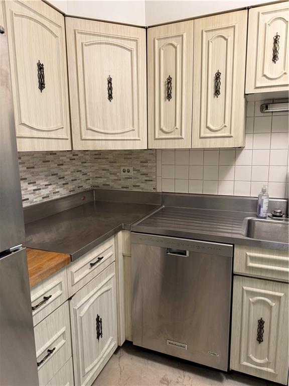 4625 Fifth Avenue, Unit 201 Pittsburgh, PA 15213 - Photo 18 of 24
